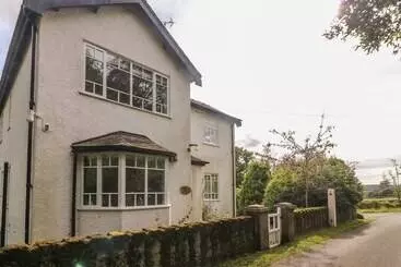 コテージ Eskholme Lodge