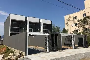 ホテル Residencial Agatha   10 Pessoas