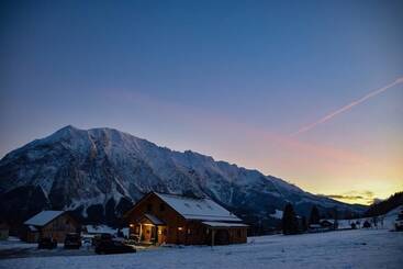 コテージ Feriendorf Stoffis Hütten