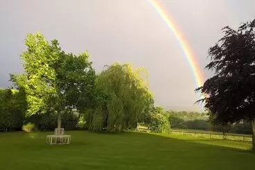 Mökkimajoitus Highgrove Barns