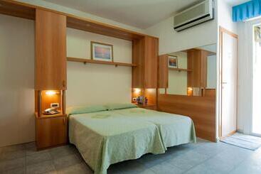 בית מלון כפרי Ai Pini