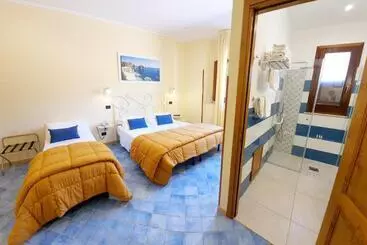 בית מלון כפרי Cala Marina