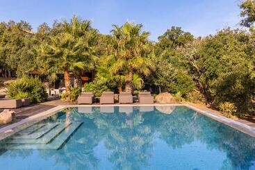 هتل Vallegrande Nature Resort By Geocharme