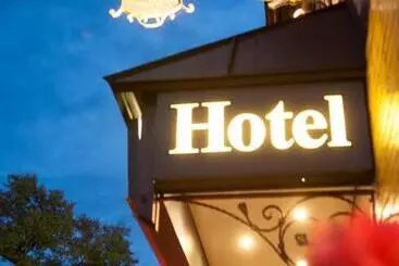 בית מלון כפרי Zum Adler