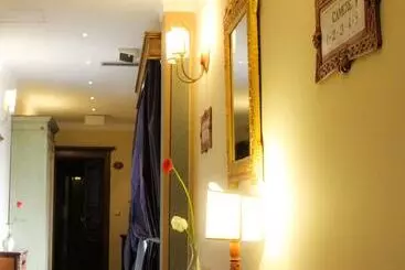 Kelina Charme Hotel By Cantine Due Palme