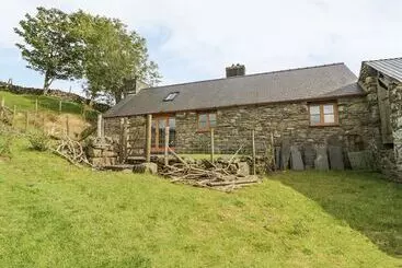 Mökkimajoitus Ty Hir