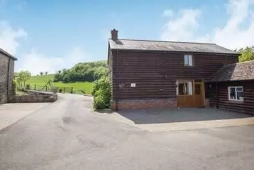 Mökkimajoitus Owl Barn