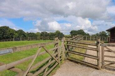 별장 Barn Shelley Lodge