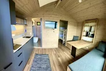 Mökkimajoitus Base Camp Hamarøy