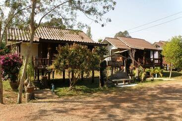 Hotel Baan Suan Phetphraewa Resort