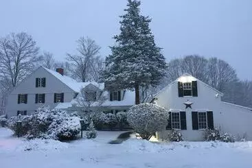 Majatalo Spring Hill Inn