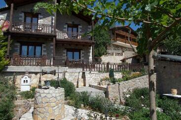 펜션 Theasis Suites ορεινή φιλοξενία