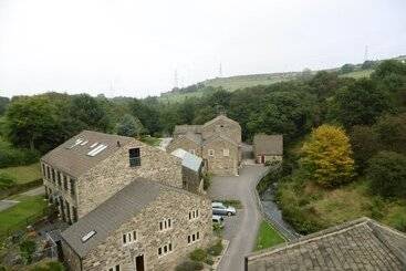 Hewenden Mill Cottages