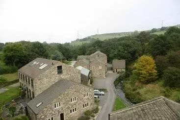 Hewenden Mill Cottages