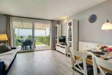 コテージ Your Vacation Retreat Right On The Beach