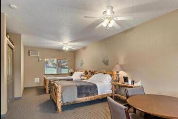 Motel Southfork Lodge   Riverside Inn