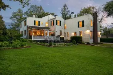 Aamiaismajoitus (B&B) Village Inn