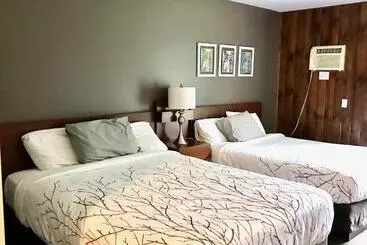 Hush Lodge And Cottages