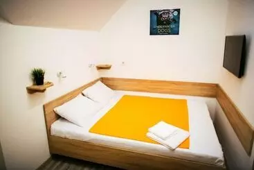 Hotel Book Room