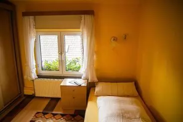 펜션 Gasthaus Zum Odenwald