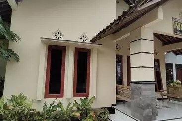 Auberge Homestay Pratiwi