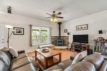 ツーリストアパートメント Aubrey S Nest Pet Friendly Cabin