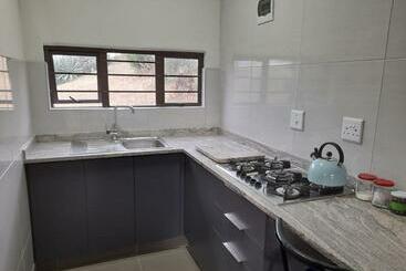 דירות לתיירים The Hideout