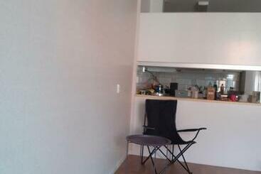 Turistlejligheder Liten Svit M Balkong Centralt I Sandviken