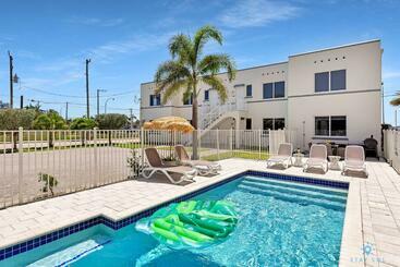 شقق خاصة سياحية Free Parking, Bay View, Pool, Step To Beach