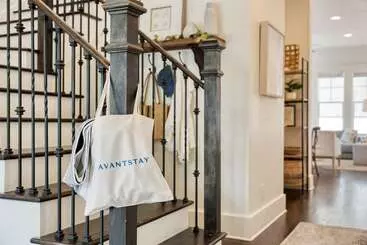 ツーリストアパートメント Hiker House By Avantstay Beachy 4br W Communal Pool Porch