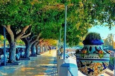 پانسیون Akragaroom