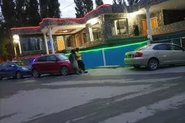 پانسیون Royal Brangsa Guest House