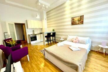 Appartamenti turistici Dora Stan Na Dan Novi Beograd Savada Blok A, Parking 5 Evra Dan