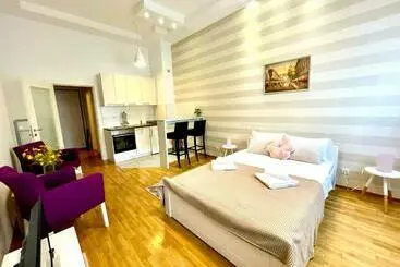 Tourist flats Dora Stan Na Dan Novi Beograd Savada Blok A, Parking 5 Evra Dan