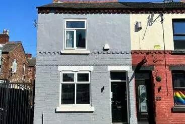 ツーリストアパートメント Modern House Sleeps 10 Mins From Manchester