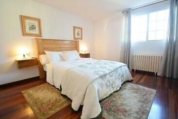 Apartamentos turísticos Casa Con Jardín En Vilanova De Arousa