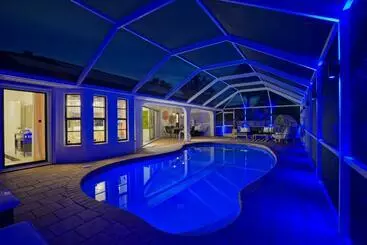 ツーリストアパートメント Glamorous 3 Bedroom Villa With Heated Pool Sarasota Area