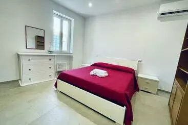 Apartamenty turystyczne A 2 Passi Dal Mare Torre Faro La Punta Seahouse