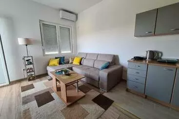 آپارتمان‌های توریست‌ها Linda Apartment
