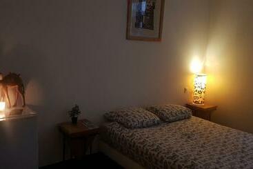 پانسیون Les Pieds Dans L Eau