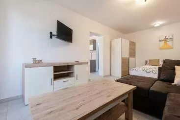 آپارتمان‌های توریست‌ها Apartments Mira