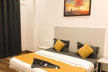 Hotel Oyo 91606  Daffodils Inn