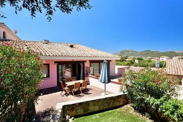 Tourist flats Porto Rotondo Sweet Stay Posto Auto  A.c.   Wifi