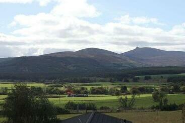 منتجع Castlewood Lodges