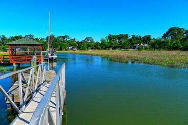 游客公寓 Stunning Waterfront Luxury Home