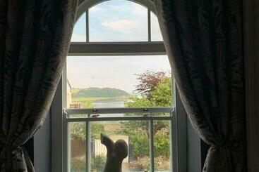 住宿加早餐  Dylan Thomas Sea View