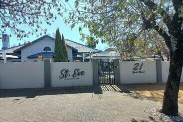 Bed and Breakfast St Eve Lodge & Spa