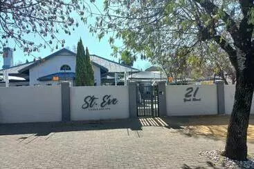 Bed and Breakfast St Eve Lodge & Spa