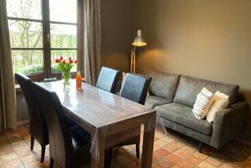 شقق خاصة سياحية De Burkelhoeve App.b