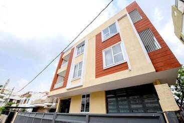 アパートホテル Gems Suites A Boutique Stay